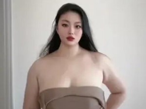 嫩白 BBwBBwBBWBBw 身体乳，让肌肤焕发自然光泽